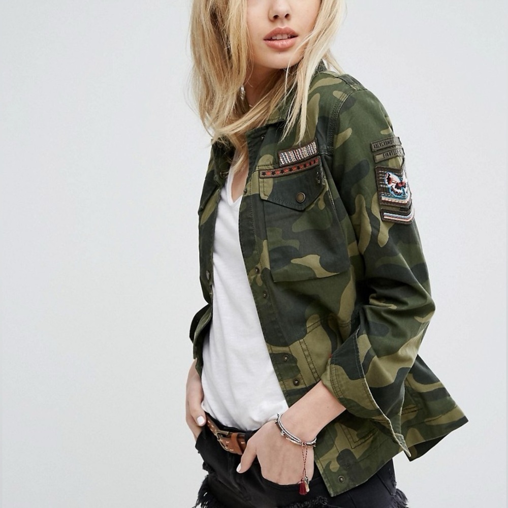 Abercrombie & Fitch Trophy Camo Military Jacket Womens XS Army Patch Badge Gorp